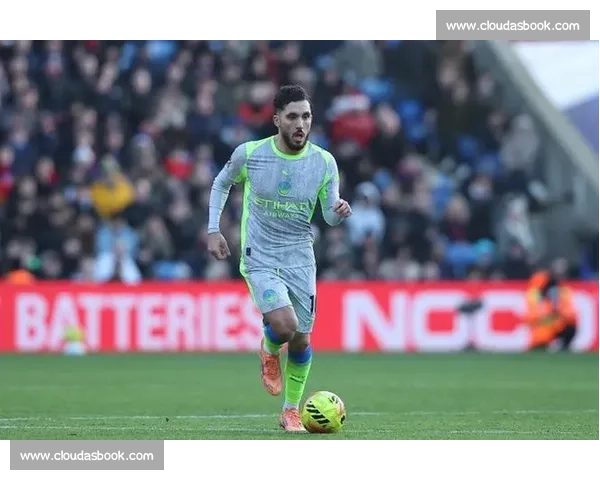 爆笑！曼城新援谢尔基献唱法语说唱，哈兰德领衔众将围观更衣室变欢乐海洋