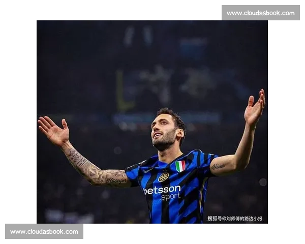 土媒：加拉塔萨雷暂停恰尔汗奥卢谈判，转攻曼城中场 B 席