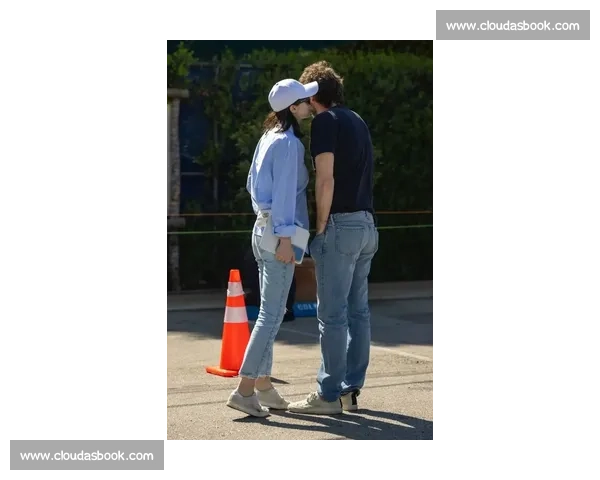 字母哥霸气驾驭维尼修斯赠衣,强壮体魄诠释 “紧身时尚” 新高度 字母哥霸气驾驭维尼修斯赠衣,强壮体魄诠释 “紧身时尚” 新高度