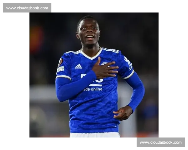 米兰新星卡马尔达租借加盟莱切,米兰保留 400 万欧元反买断权 米兰新星卡马尔达租借加盟莱切,米兰保留 400 万欧元反买断权