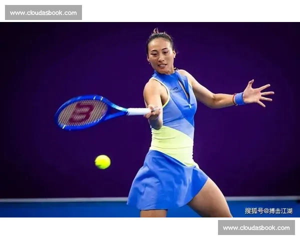 郑钦文新战靴亮相！今夜对决莱巴金娜冲击冠军